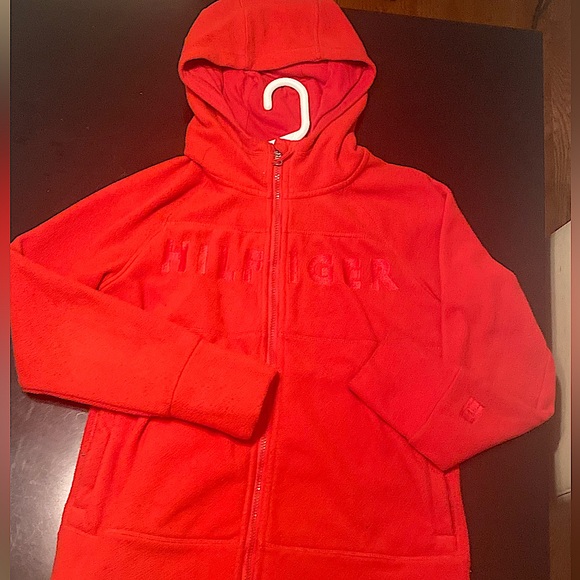 Tommy Hilfiger - Picture 2 of 5